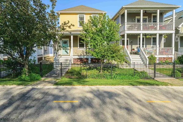 $2,600 | 819 South Morton Street, Bloomington, IN 47403