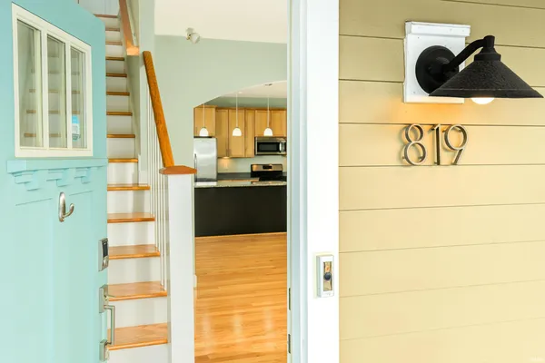 $2,600 | 819 South Morton Street, Bloomington, IN 47403