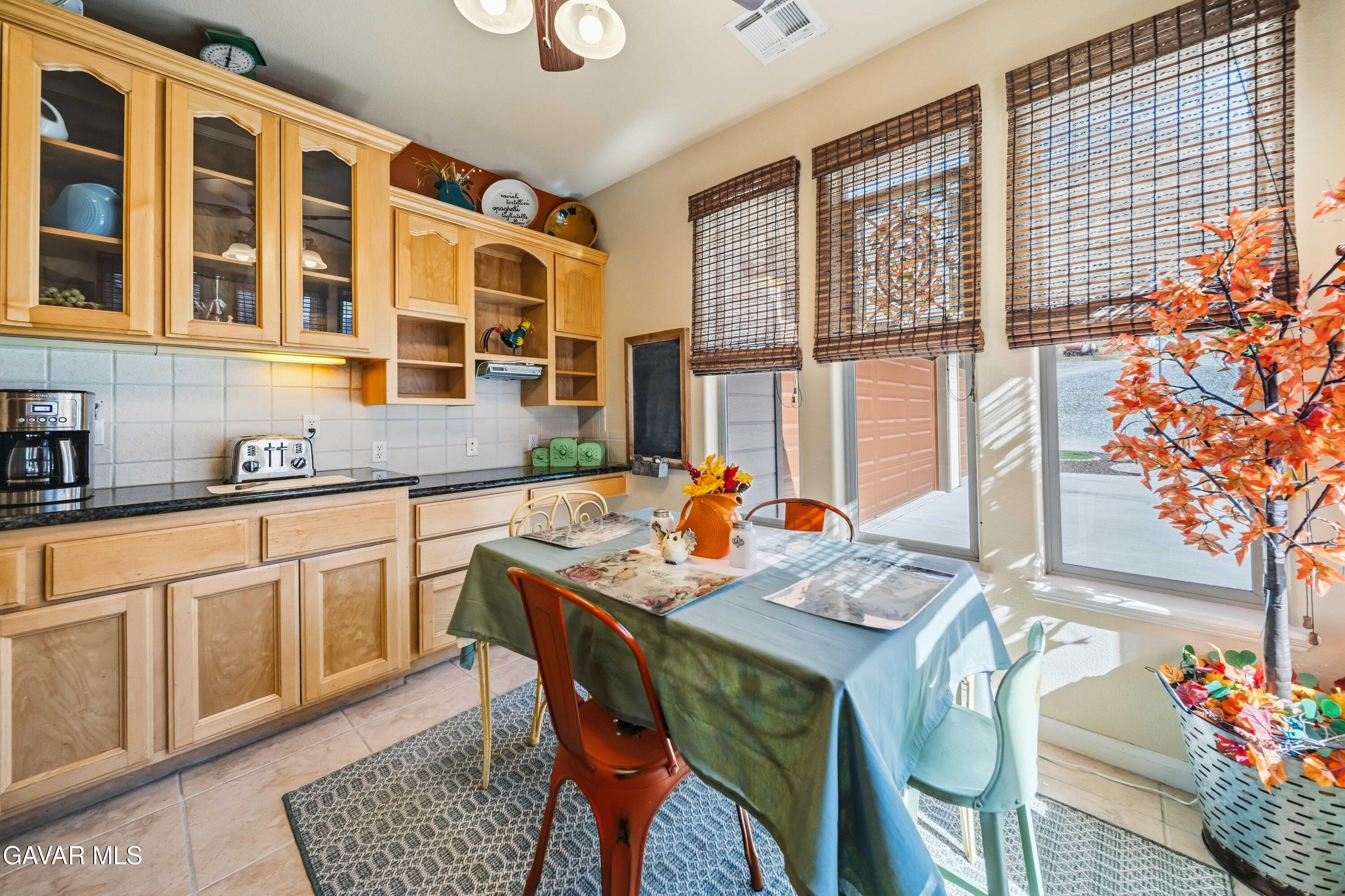 25370 Bear Valley Road Tehachapi, CA 93561 - Photo 17 of 65 25370 Bear Valley Rd Tehachapi-13