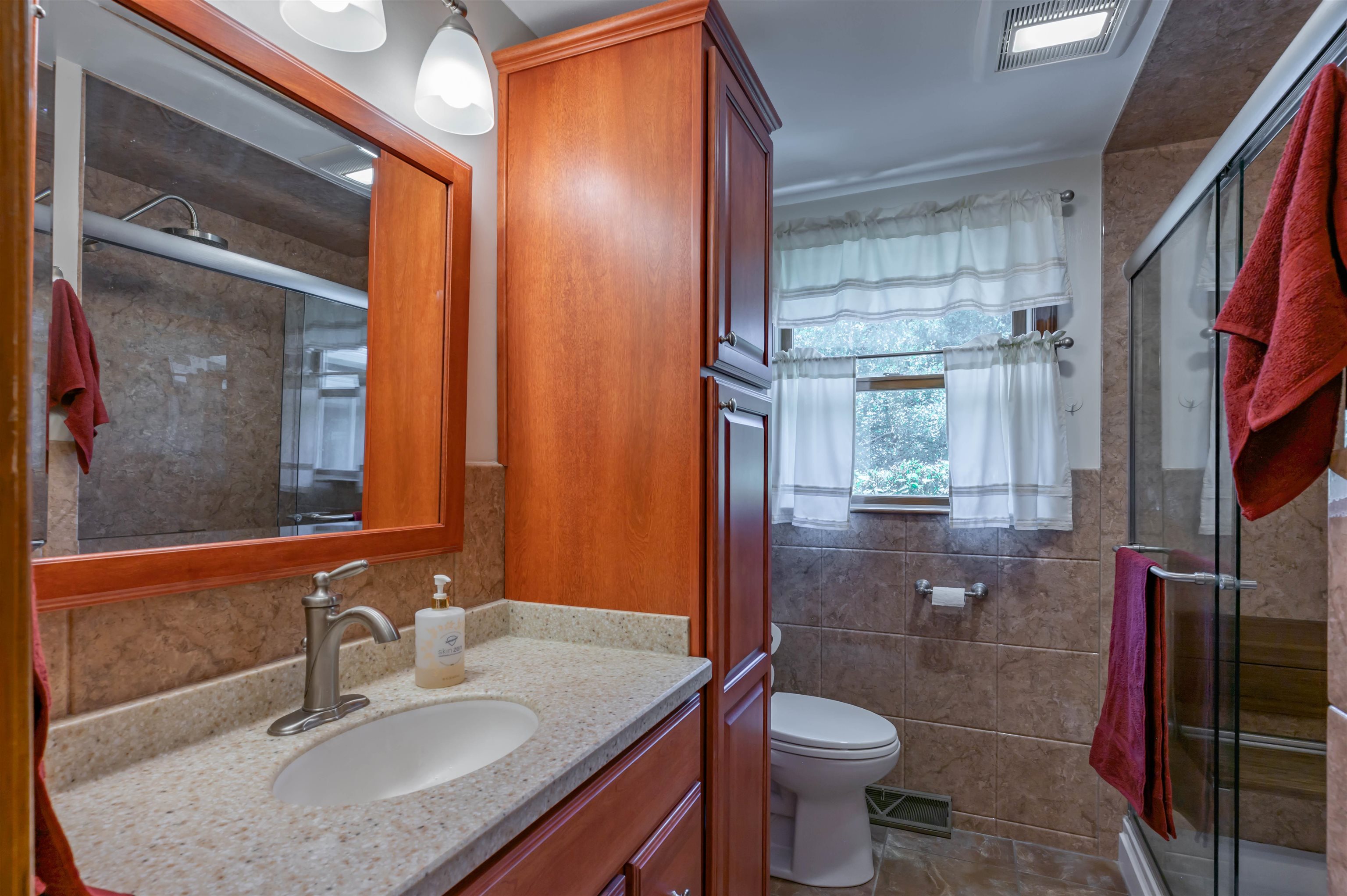 6 Aztec Road Nashua, NH 03063 - Photo 9 of 29