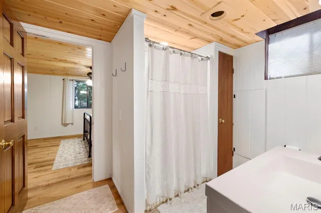 $409,900 | 799 South Aspen Point Drive, Innsbrook, MO 63390