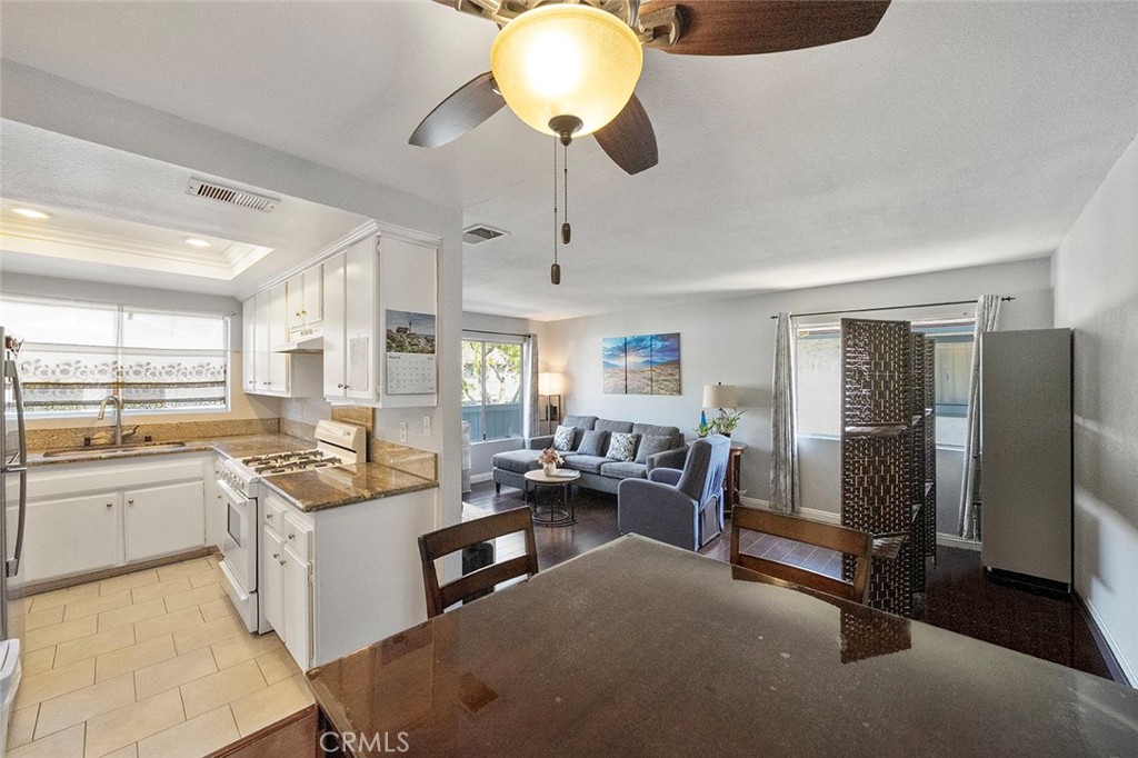 871 West 13th Street, Unit 4 Azusa, CA 91702 - Photo 7 of 22