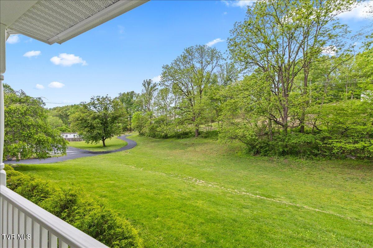 307 Fairridge Road Johnson City, TN 37604 - Photo 11 of 98 010-128A5699