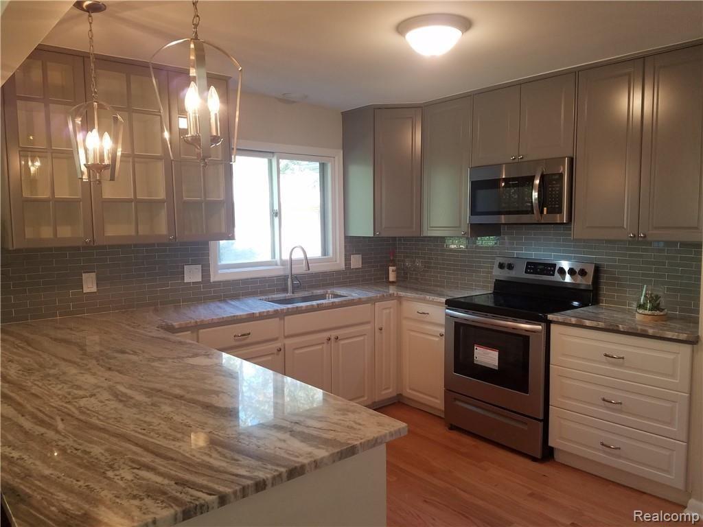 32262 Bonnet Hill Road Farmington, MI 48334 - Photo 24 of 28 20181016_150600.jpg