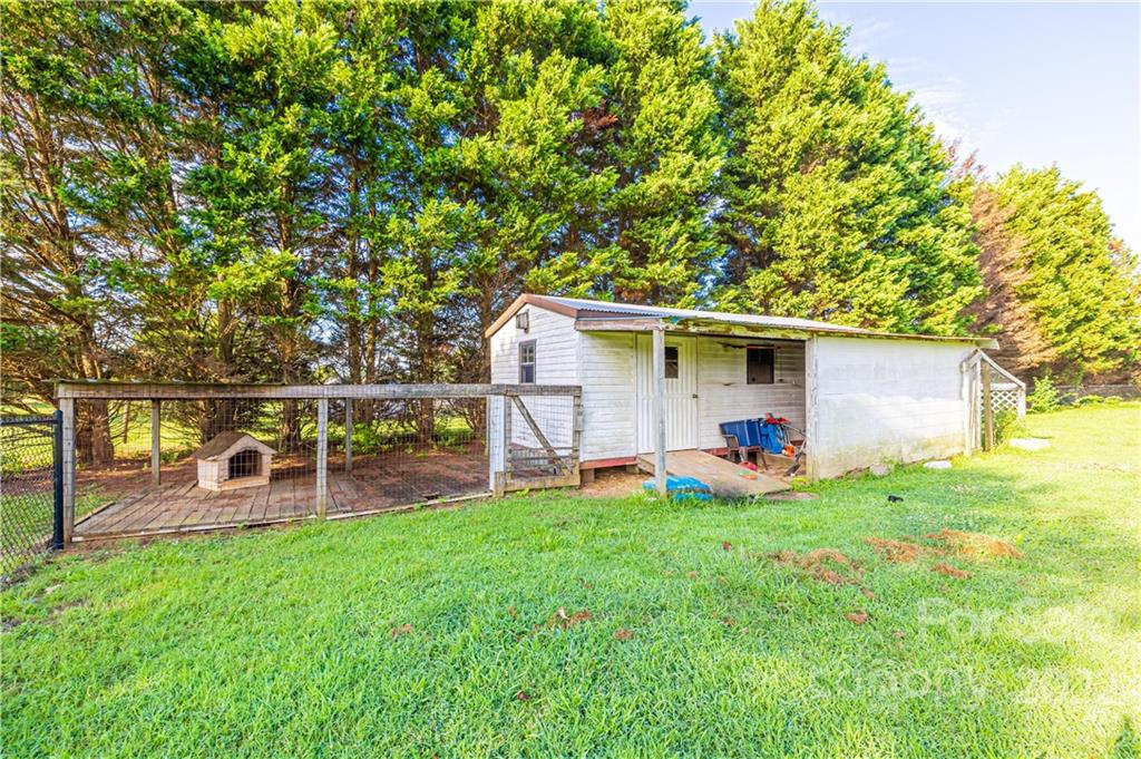 350 Lowrys Road McConnells, SC 29726 - Photo 5 of 38 Gallery Image 5