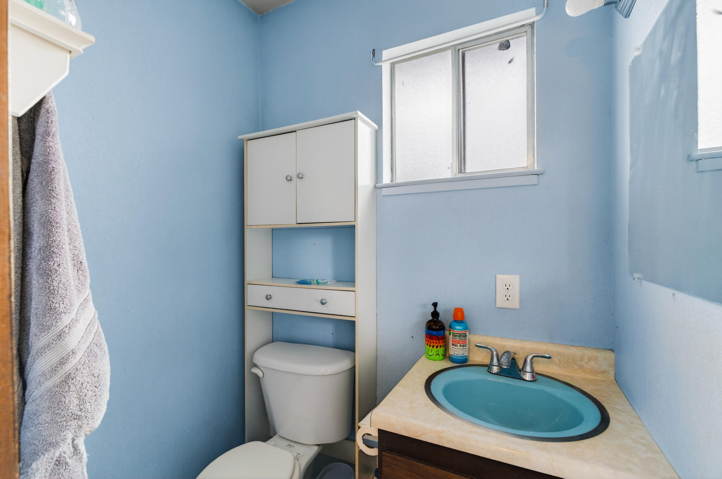 1877 Wheeler Street Redding, CA 96002 - Photo 15 of 38 Half Bath