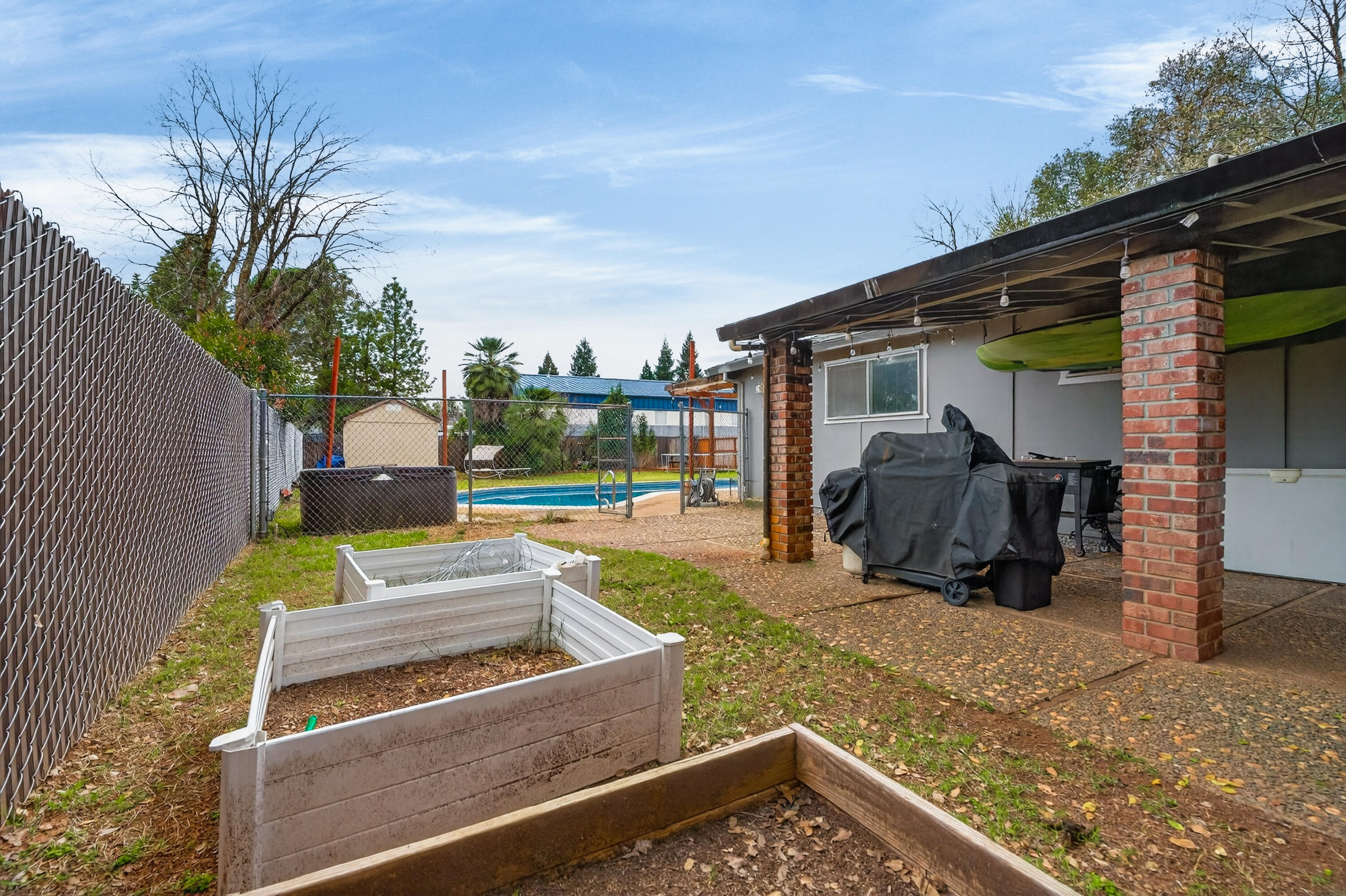 1877 Wheeler Street Redding, CA 96002 - Photo 30 of 38 Patio