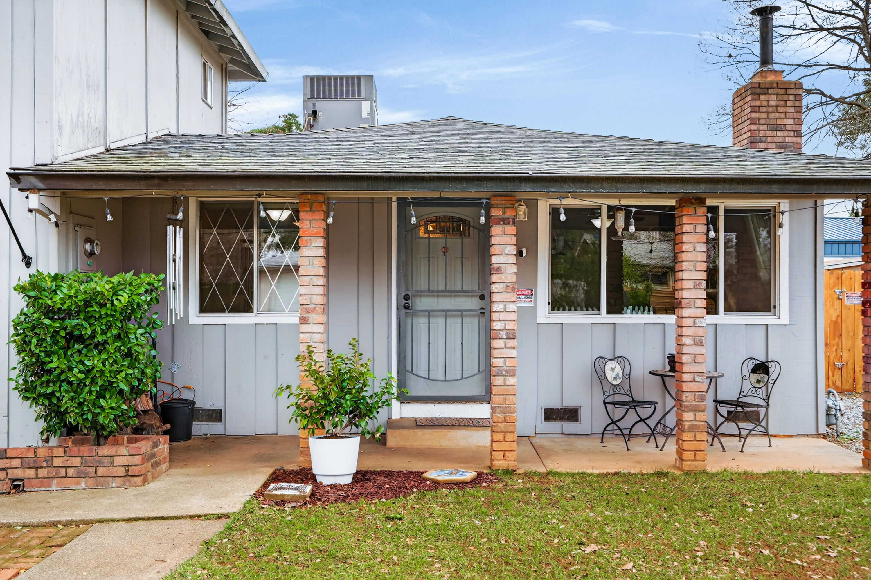 1877 Wheeler Street Redding, CA 96002 - Photo 3 of 38 Front of House