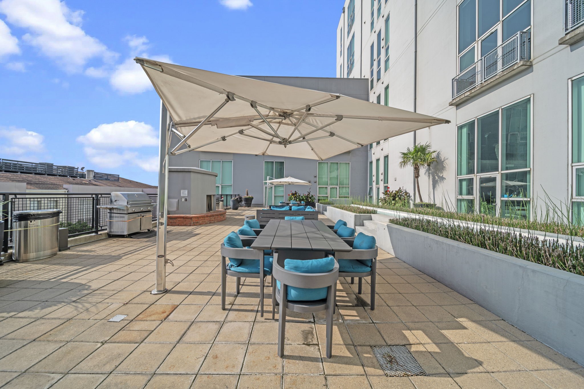 2000 Bagby Street, Unit 5417 Houston, TX 77002 - Photo 23 of 30 a patio with patio area table and chairs