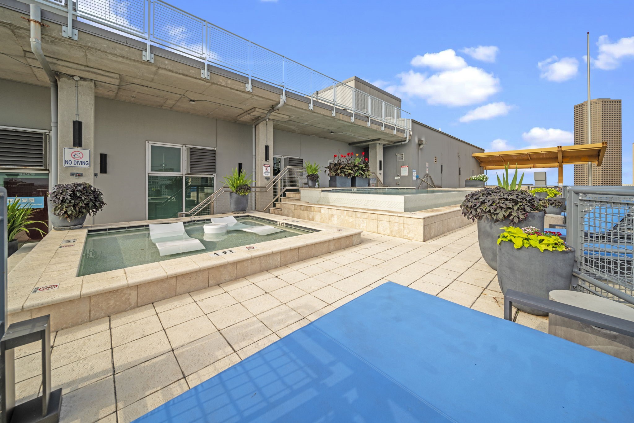 2000 Bagby Street, Unit 5417 Houston, TX 77002 - Photo 26 of 30 a view of outdoor kitchen with seating space