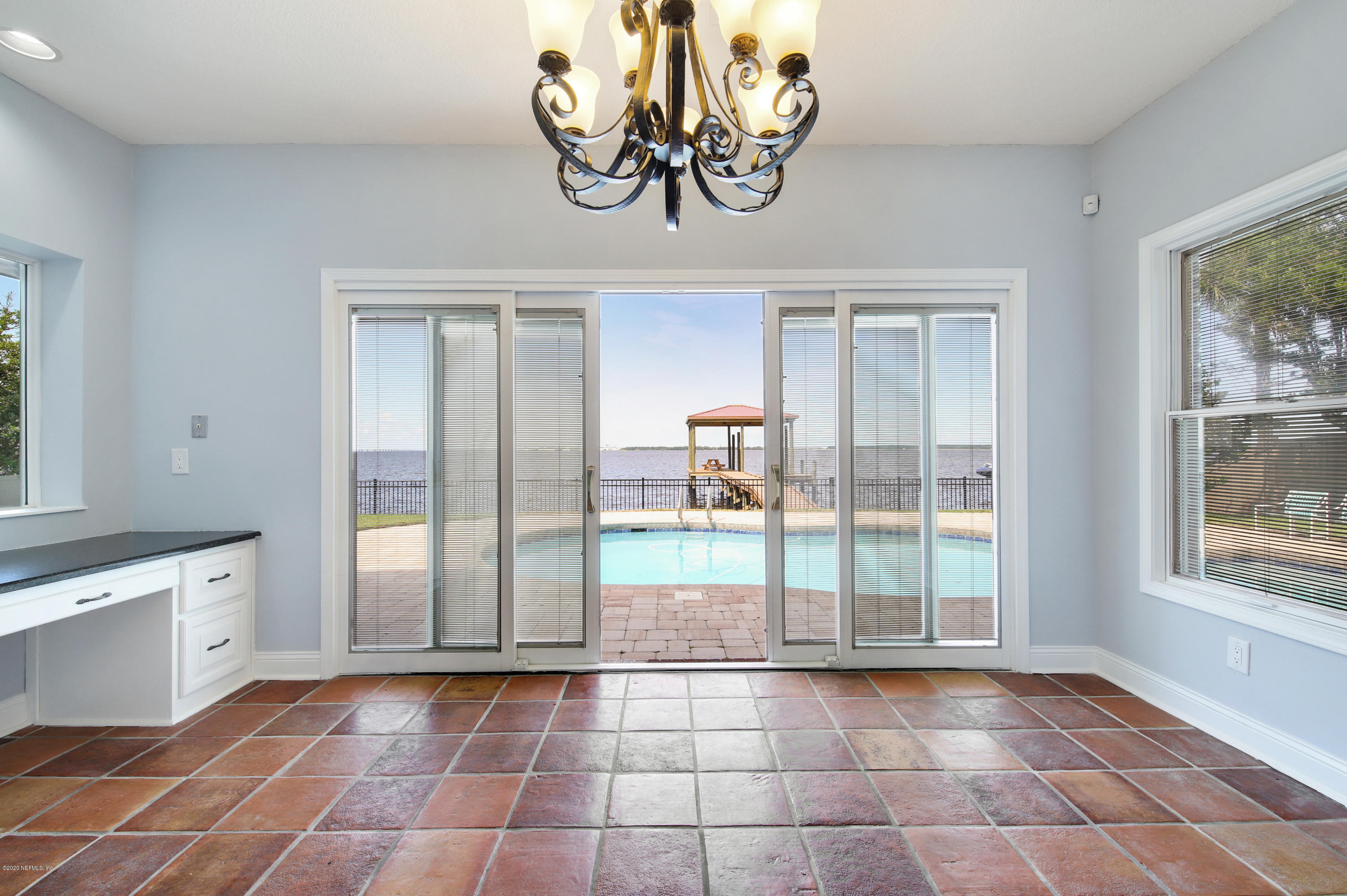 6526 Christopher Point Road West Jacksonville, FL 32217 - Photo 18 of 42 Breakfast Area Looking Out to River