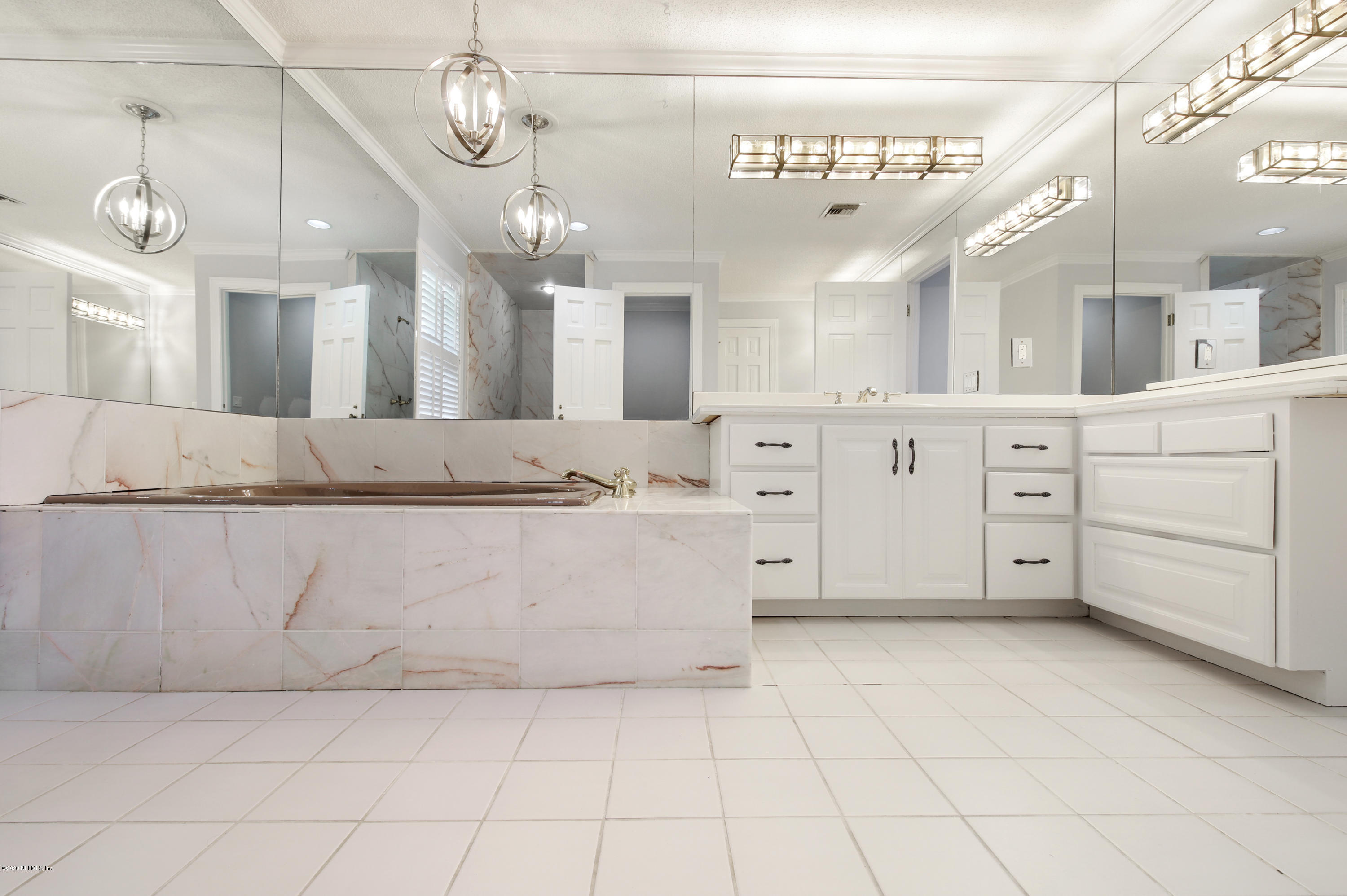 6526 Christopher Point Road West Jacksonville, FL 32217 - Photo 23 of 42 Master Bathroom