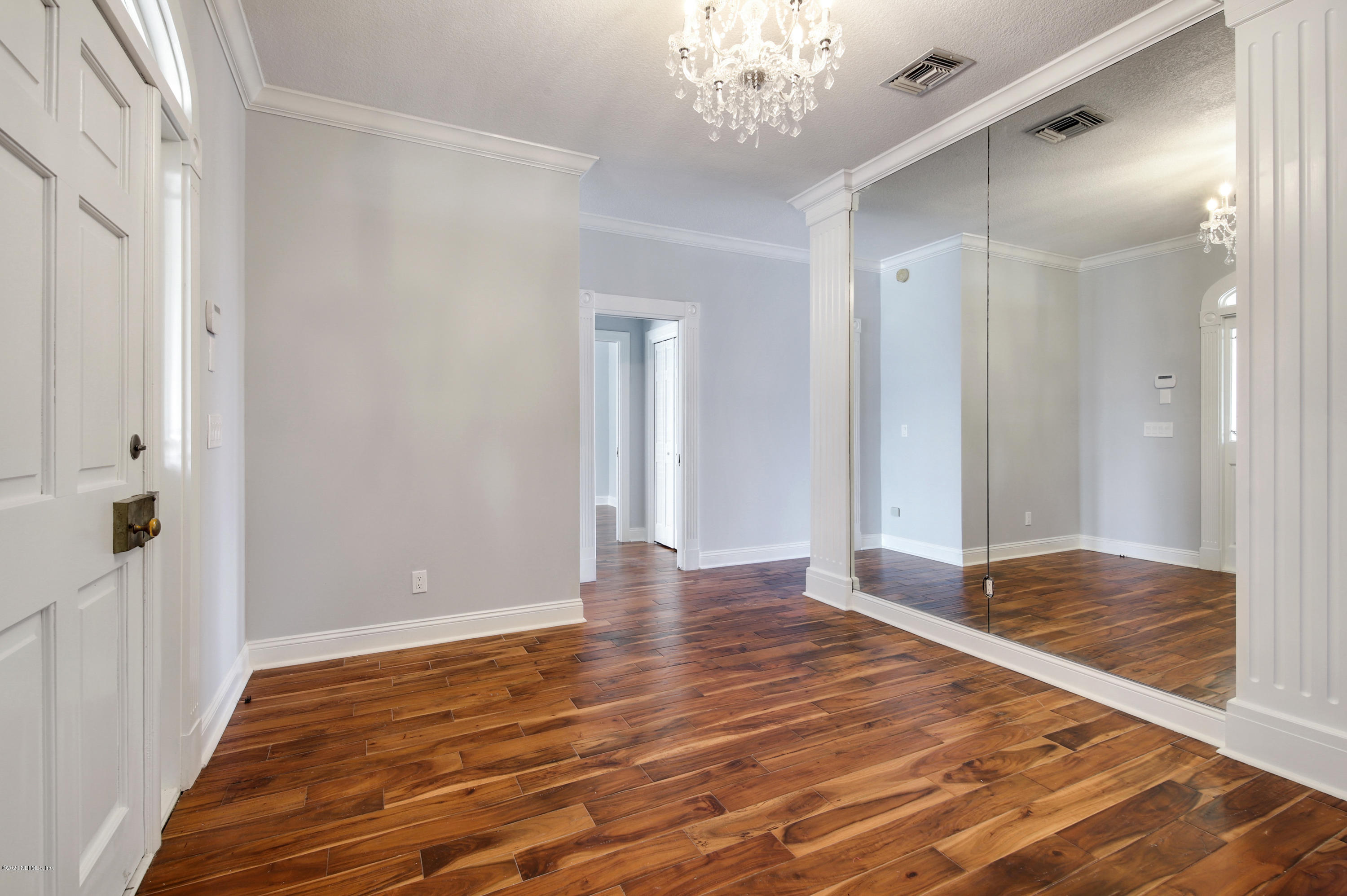 6526 Christopher Point Road West Jacksonville, FL 32217 - Photo 5 of 42 Foyer