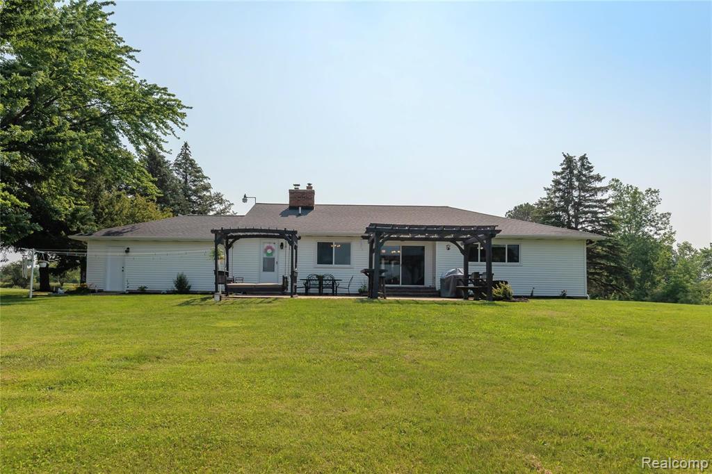 13292 Hogan Road Linden, MI 48451 - Photo 39 of 48