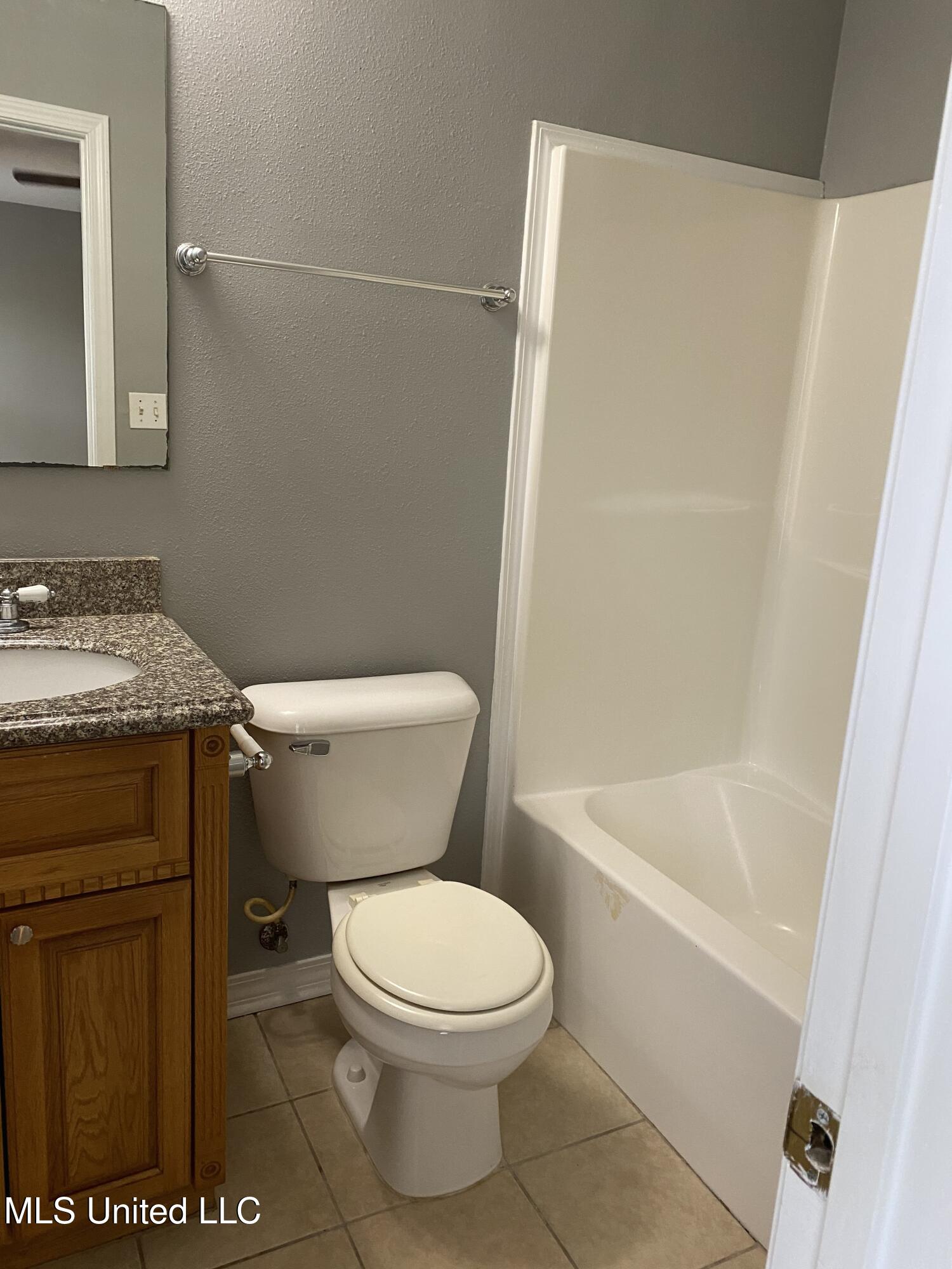 229 Milray Lane Gulfport, MS 39507 - Photo 10 of 10 Bathroom