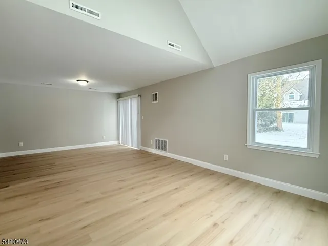 $450,000 | 6 Twain Court, Freehold, NJ 07728