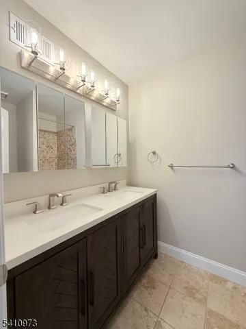 $450,000 | 6 Twain Court, Freehold, NJ 07728