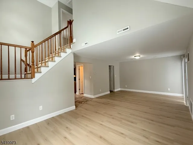 $450,000 | 6 Twain Court, Freehold, NJ 07728