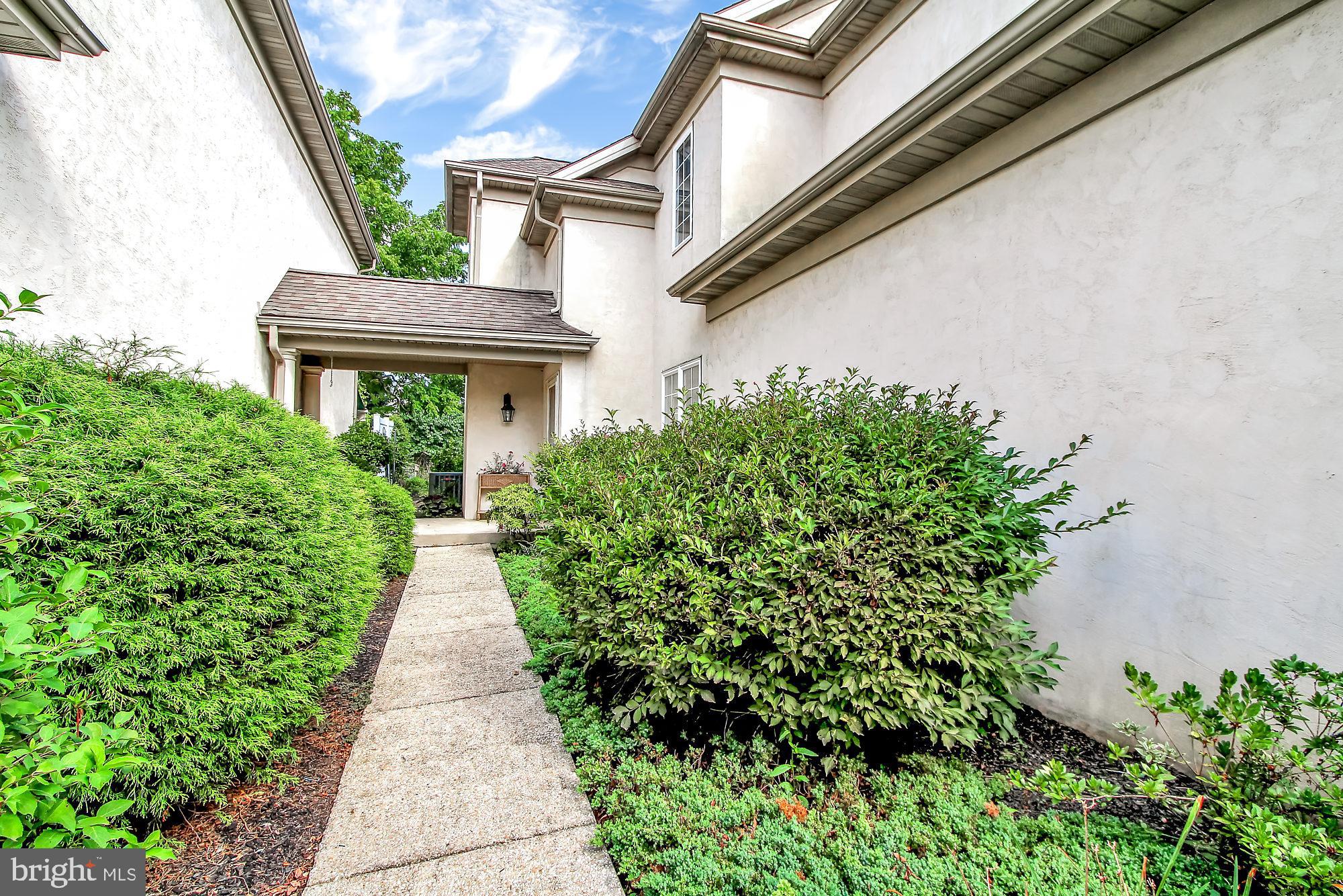 1095 Stillwood Circle Lititz, PA 17543 - Photo 3 of 40 Gallery Image 3