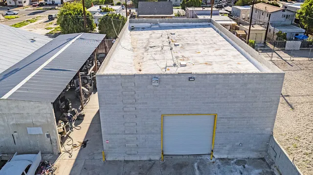 a view of entryway with an outdoor space