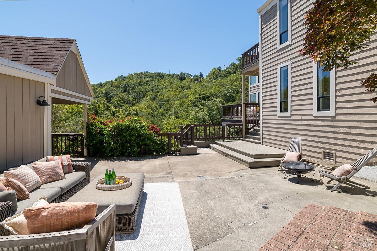 2554 Vineyard Road Novato, CA 94947 - Photo 4 of 67