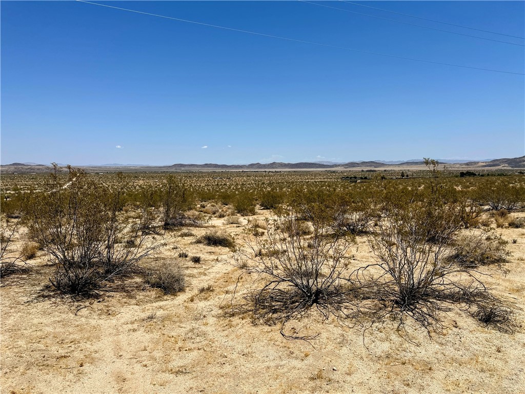 64100 Sullivan Road Joshua Tree, CA 92252 - Photo 8 of 10 a view of an ocean