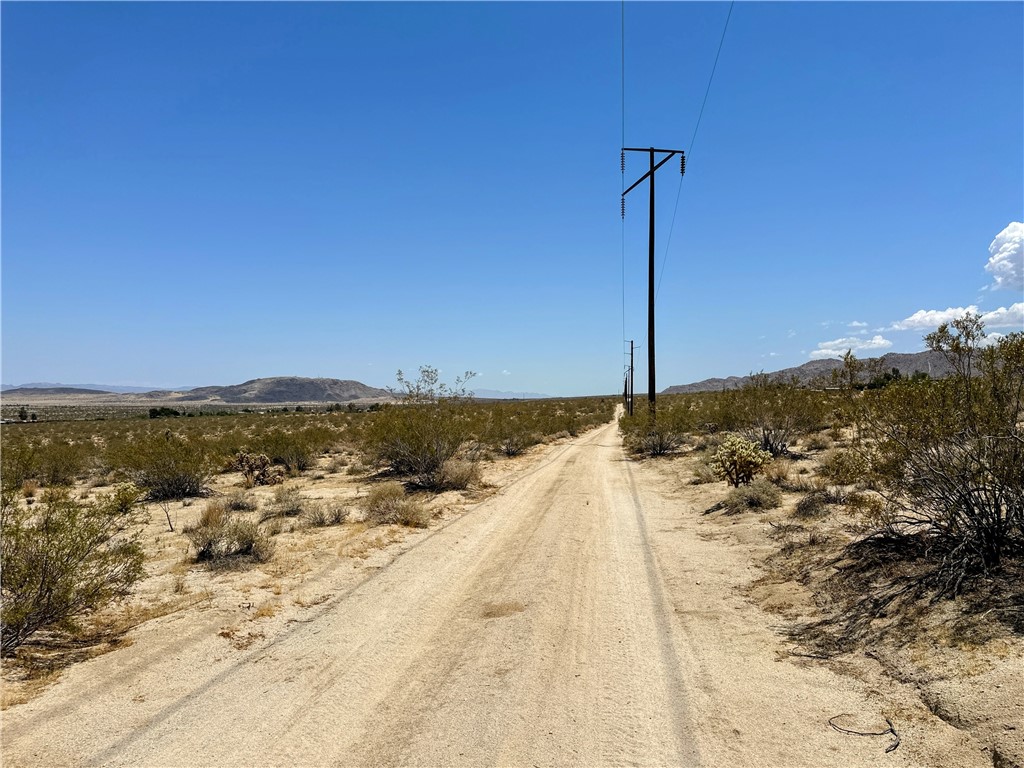 64100 Sullivan Road Joshua Tree, CA 92252 - Photo 9 of 10 a view of a ocean view
