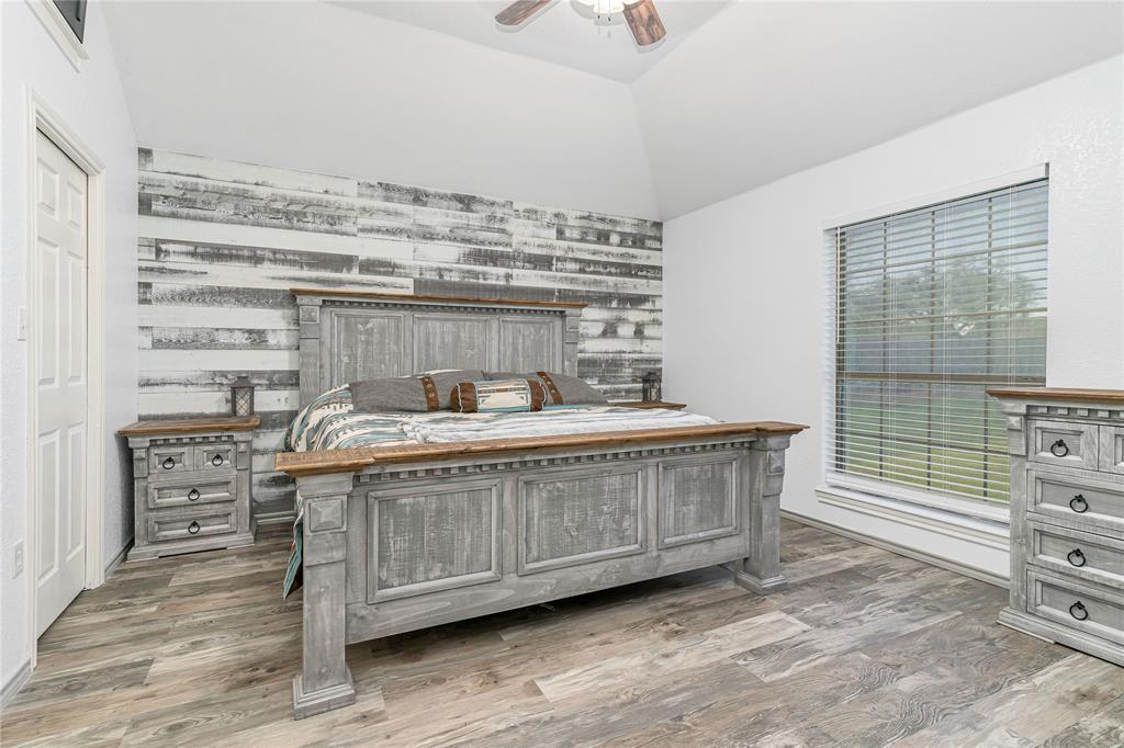 803 Green Street Rio Vista, TX 76093 - Photo 11 of 24