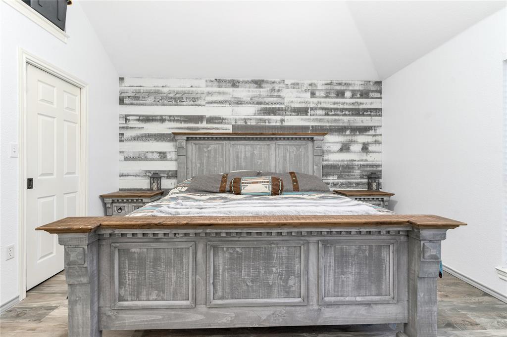 803 Green Street Rio Vista, TX 76093 - Photo 12 of 24