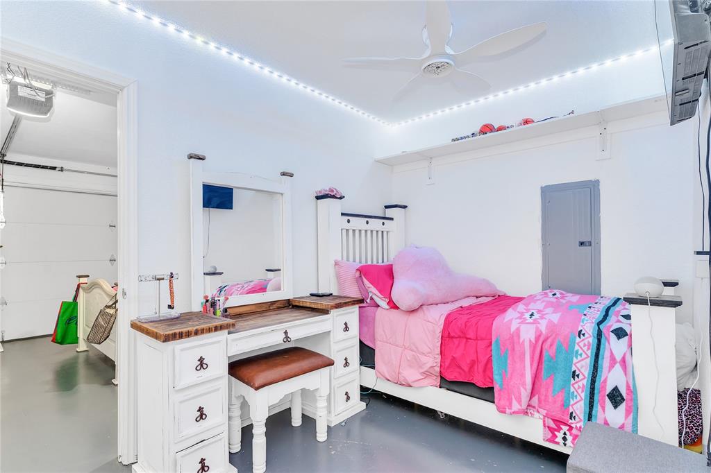 803 Green Street Rio Vista, TX 76093 - Photo 15 of 24