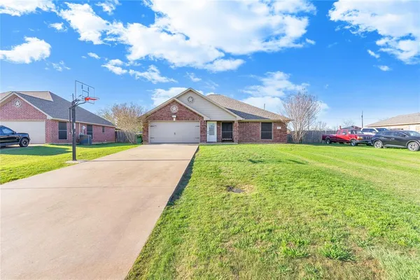 $349,000 | 803 Green Street, Rio Vista, TX 76093