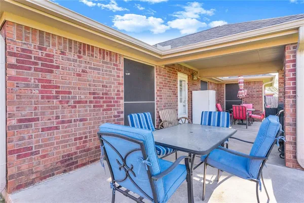 $349,000 | 803 Green Street, Rio Vista, TX 76093