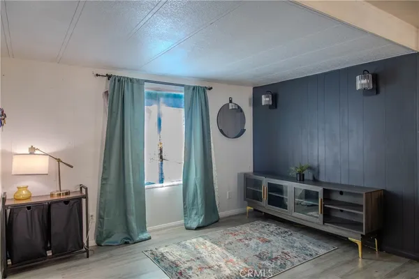 a view of livingroom with furniture