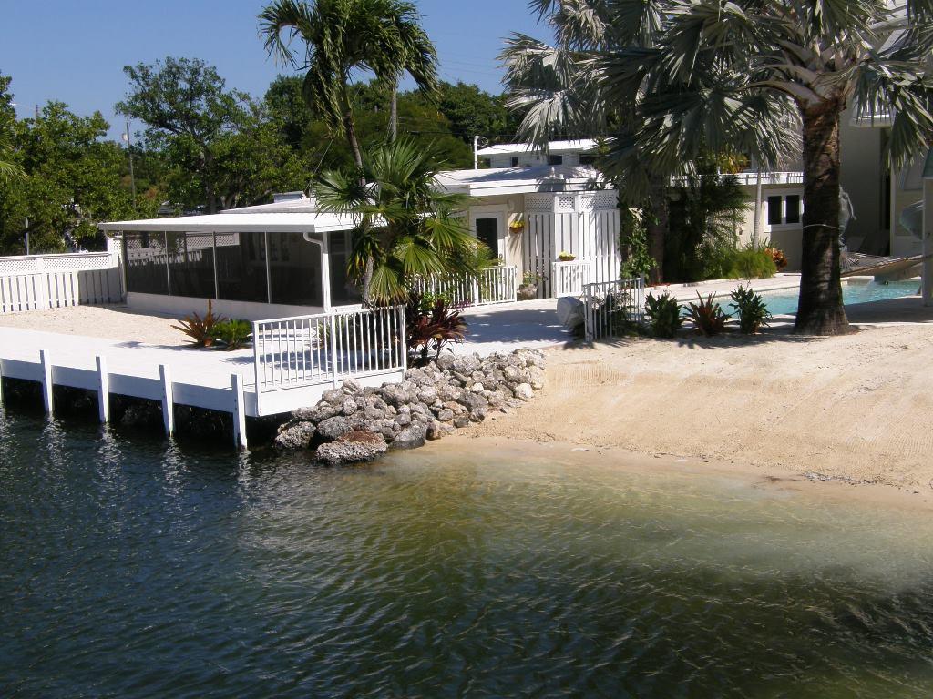 31 Bay Road Key Largo, FL 33037 - Photo 7 of 35 1