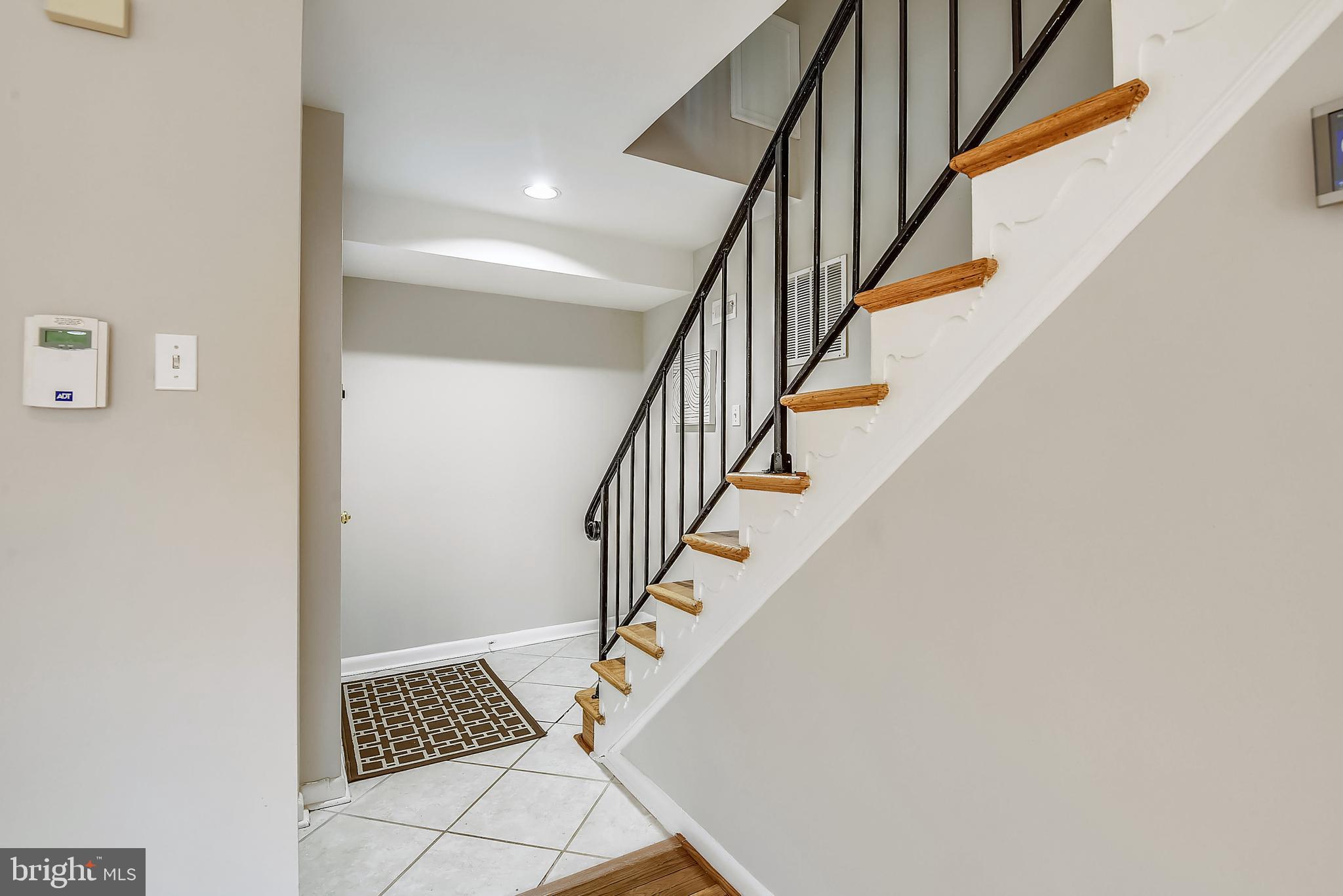 11061 Saffold Way Reston, VA 20190 - Photo 12 of 51 Entry foyer