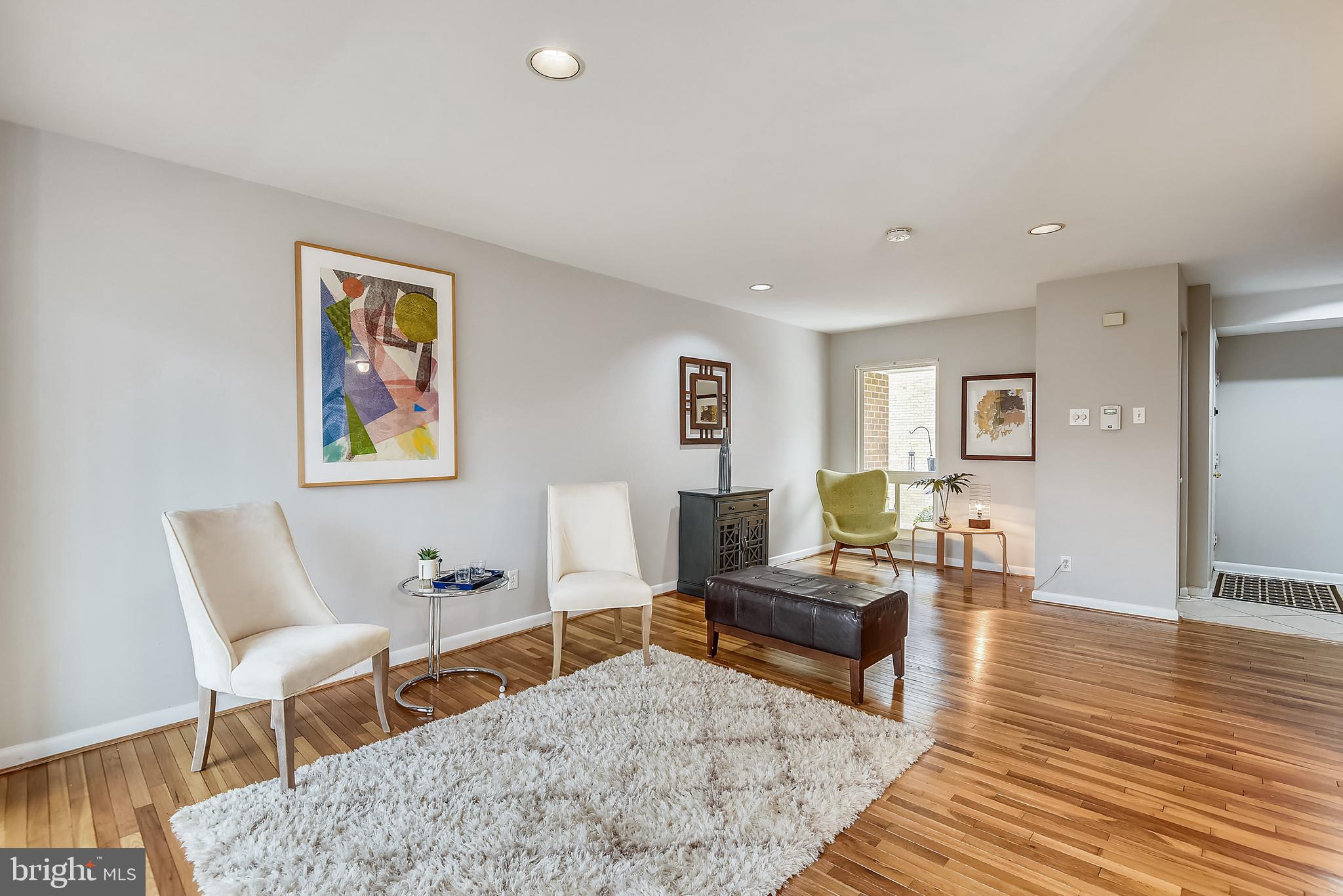 11061 Saffold Way Reston, VA 20190 - Photo 15 of 51 Living room