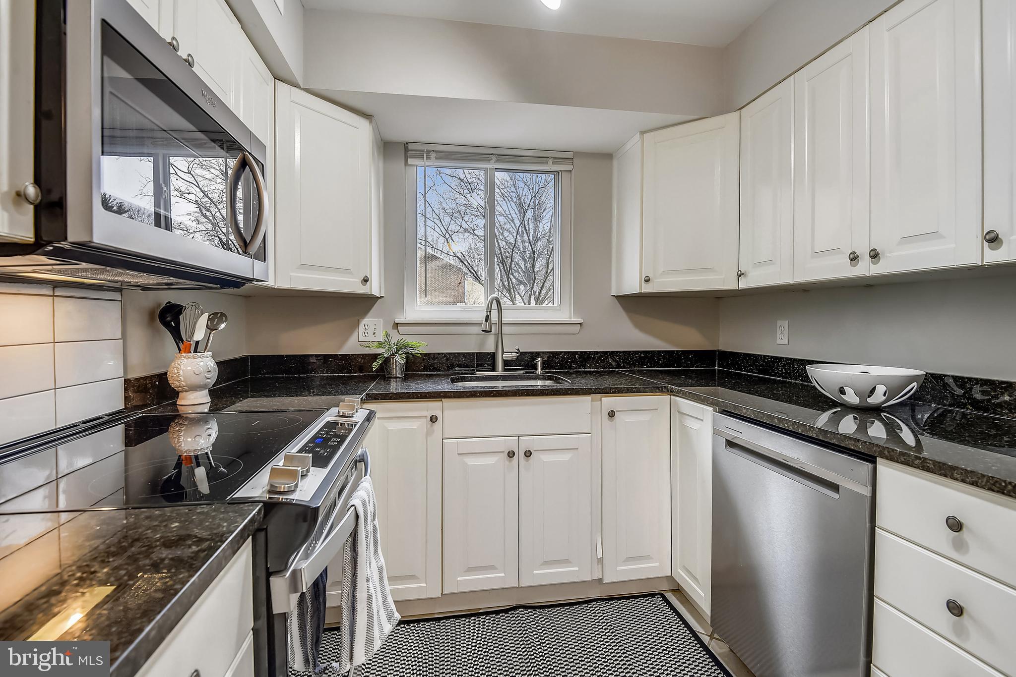 11061 Saffold Way Reston, VA 20190 - Photo 7 of 51 Brand new stainless appliances