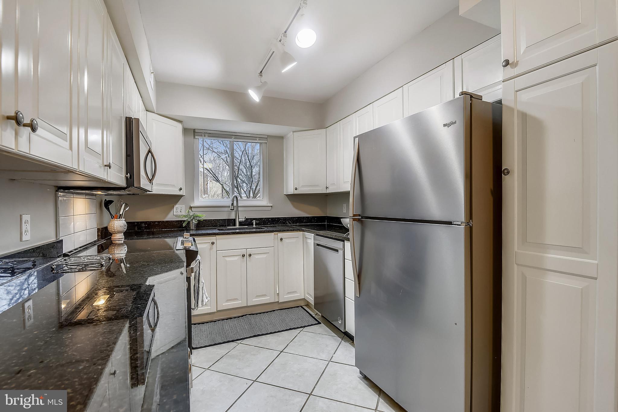 11061 Saffold Way Reston, VA 20190 - Photo 9 of 51