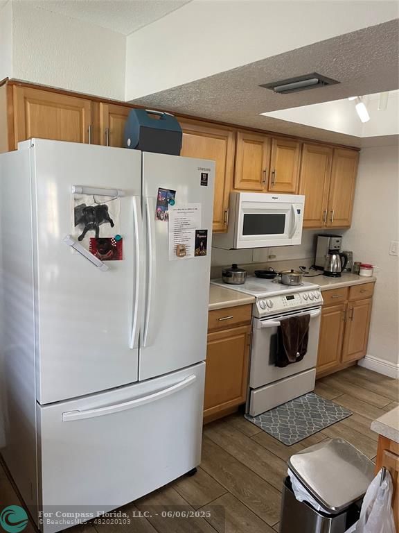 4401 Northwest 43rd Avenue Tamarac, FL 33319 - Photo 6 of 15