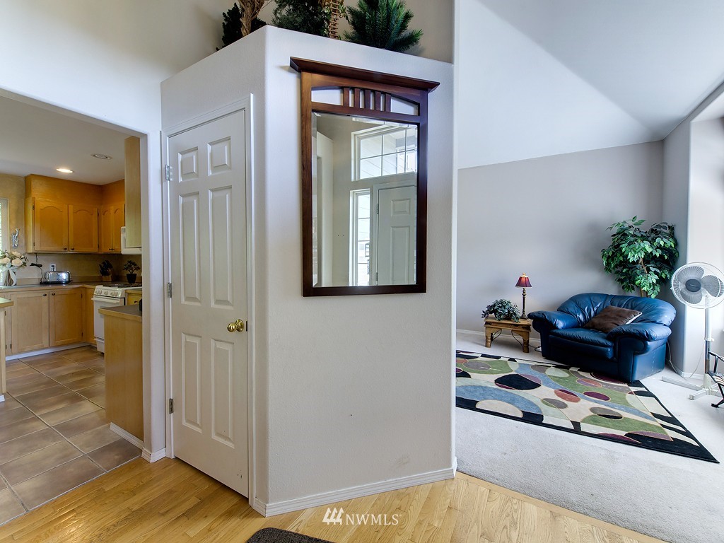 21206 9th Avenue Southeast Bothell, WA 98021 - Photo 2 of 14