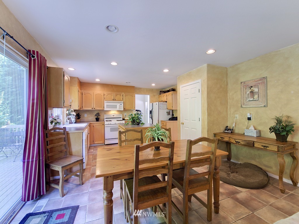 21206 9th Avenue Southeast Bothell, WA 98021 - Photo 5 of 14