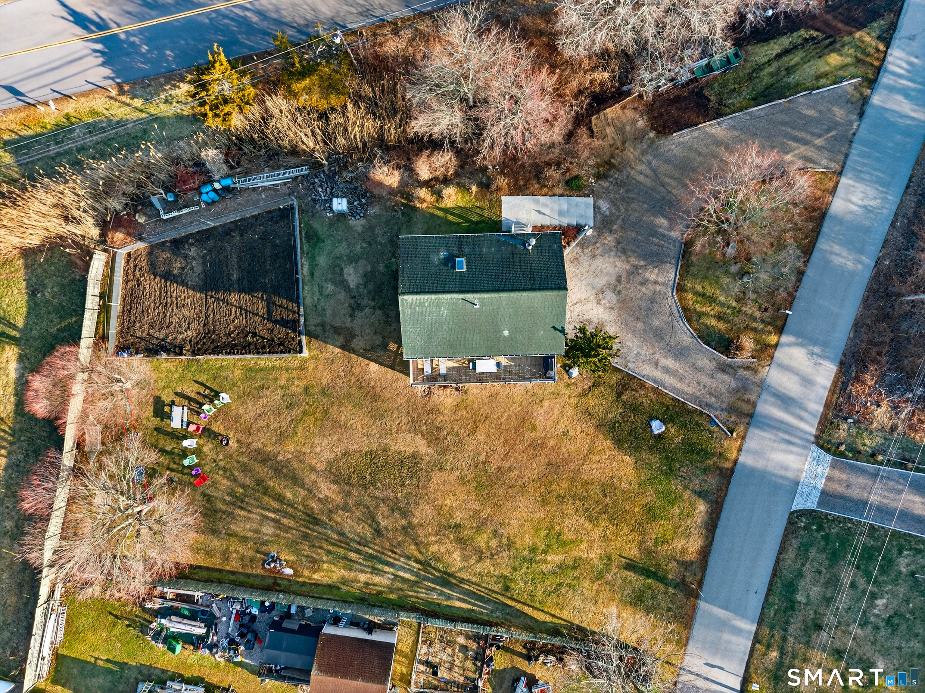 18 Noble Avenue Groton, CT 06340 - Photo 8 of 40