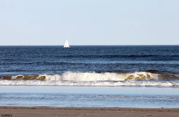 $409,500 | 401 37th Street South, Unit 5, Brigantine, NJ 08203