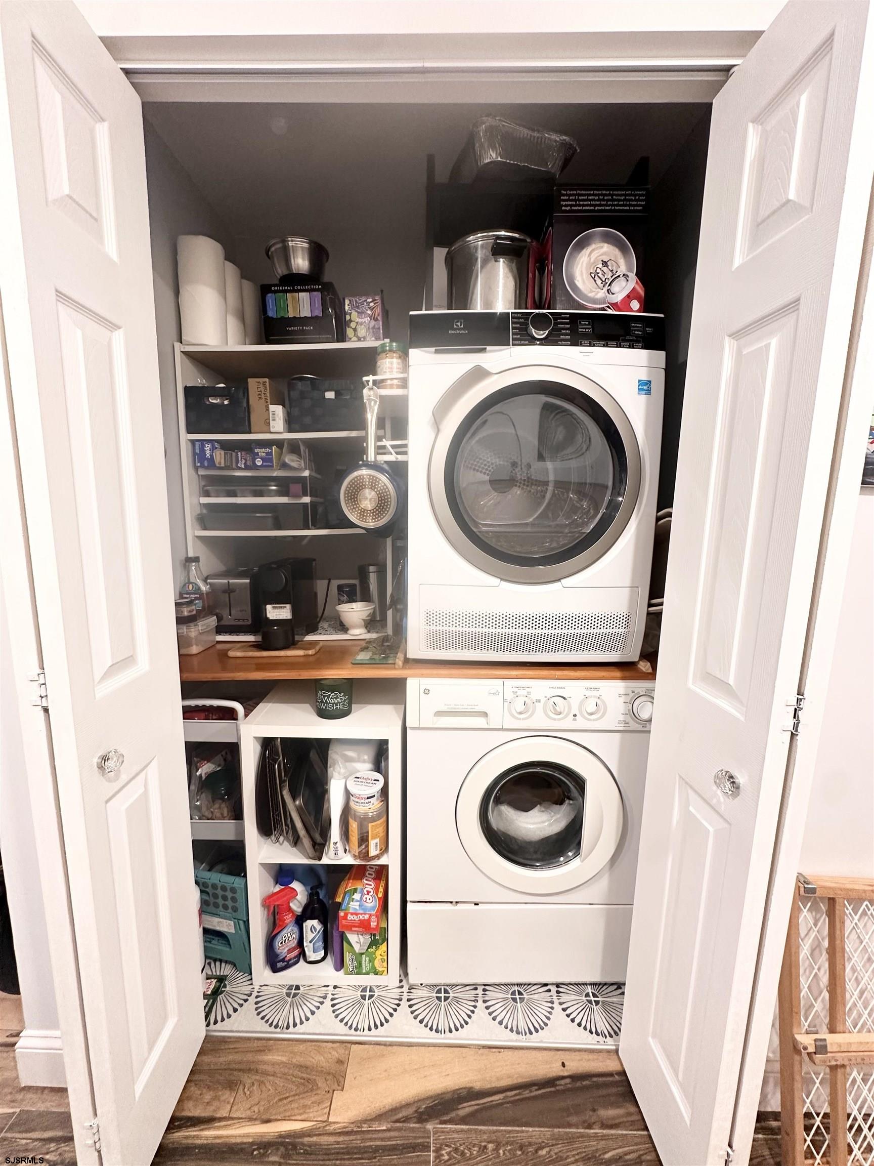 401 37th Street South, Unit 5 Brigantine, NJ 08203 - Photo 7 of 48 a utility room with dryer and washer