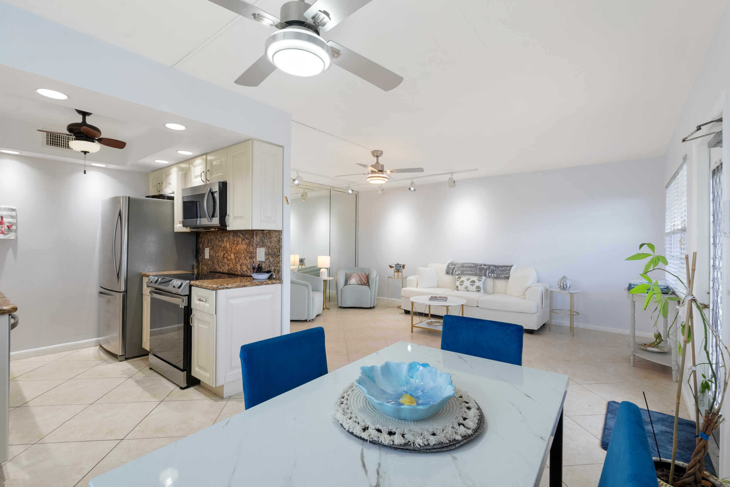 4060 Cornwall C Boca Raton, FL 33434 - Photo 11 of 25 DSC03397