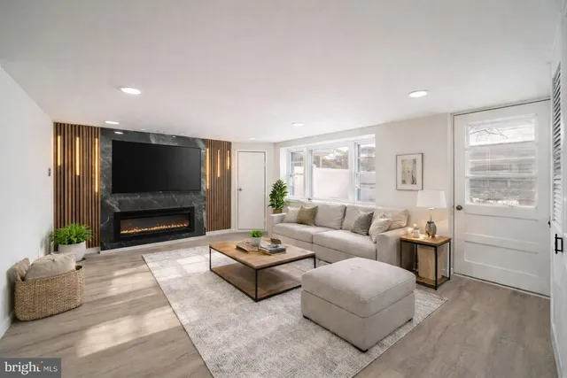 $384,999 | 3674 Salina Road, Philadelphia, PA 19154