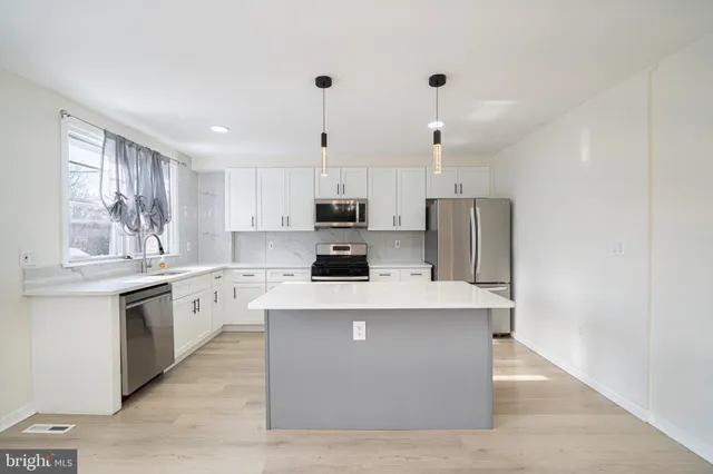 $384,999 | 3674 Salina Road, Philadelphia, PA 19154