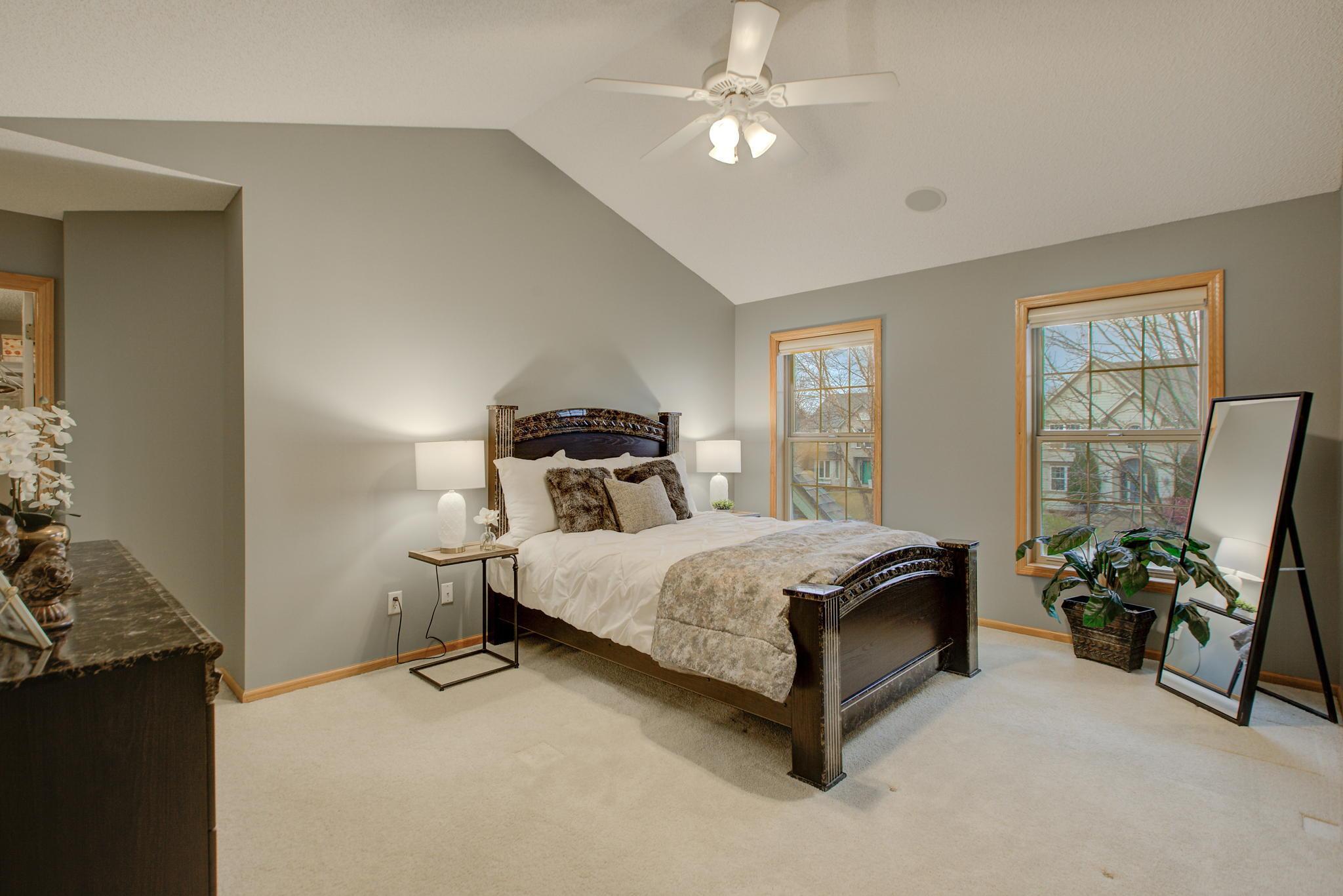 8217 Enclave Road Woodbury, MN 55125 - Photo 18 of 32 Gallery Image 18