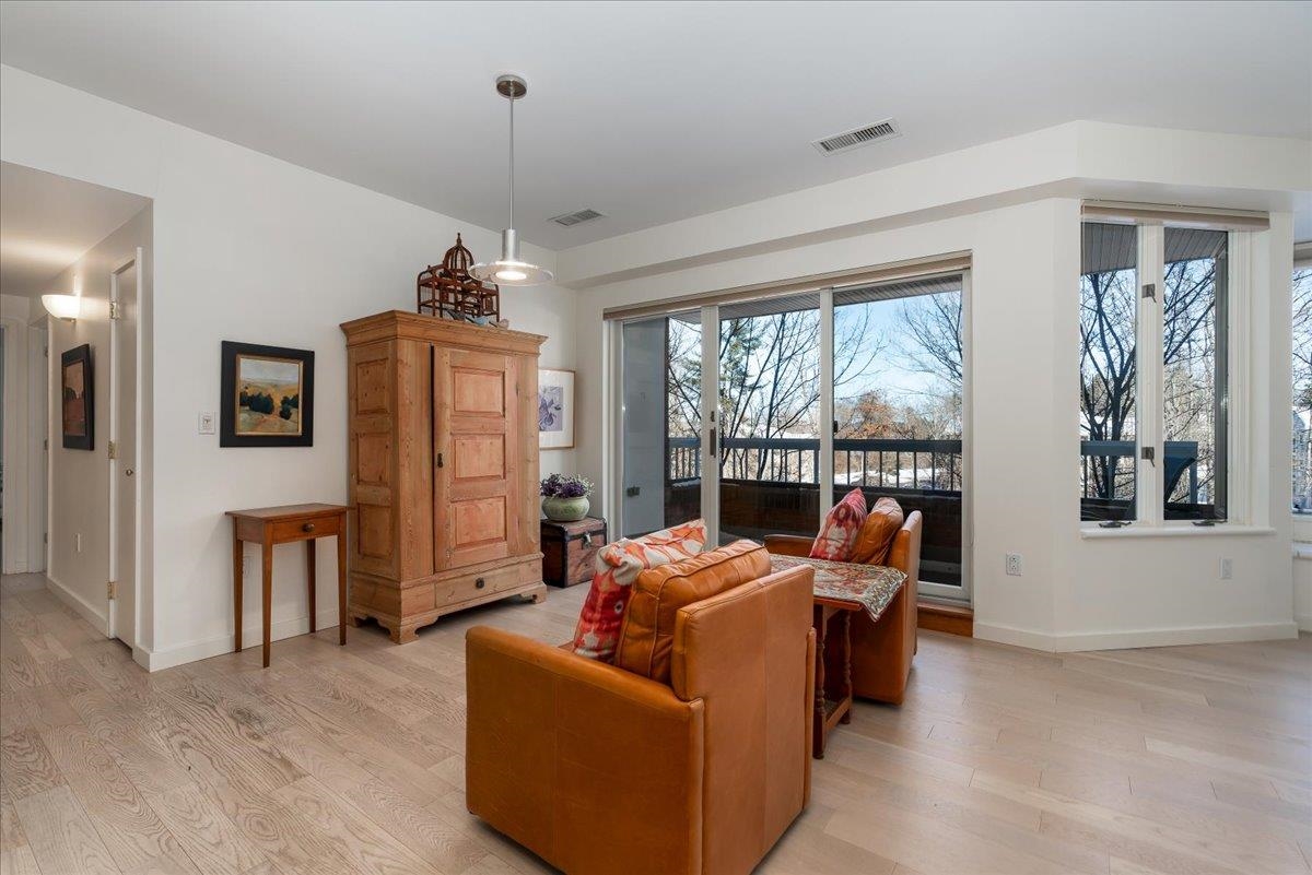 300 River Road, Unit 304 Manchester, NH 03104 - Photo 6 of 53 Gallery Image 6
