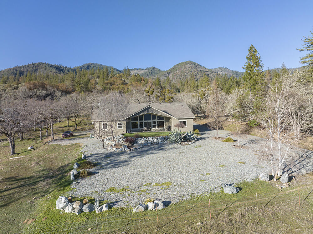 1338 Missouri Flat Road Grants Pass, OR 97527 - Photo 42 of 54 DE83AE6F-651A-4CD3-8F9F-AD64F6A4EA86